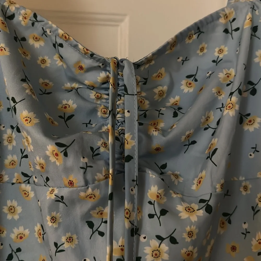 Dress - Picture 5 of 7